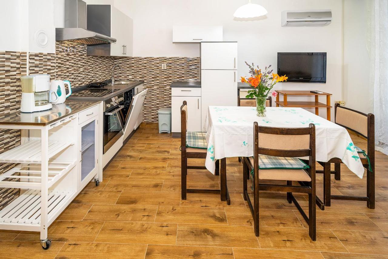 Appartement Jurina *